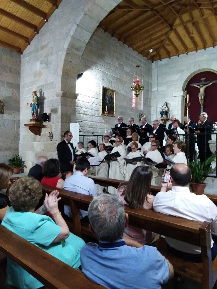 Foto 5 - Emotivo homenaje en Mieza de la Coral D&aacute;maso Ledesma de Ciudad Rodrigo a Arcadio Fern&aacute;ndez  