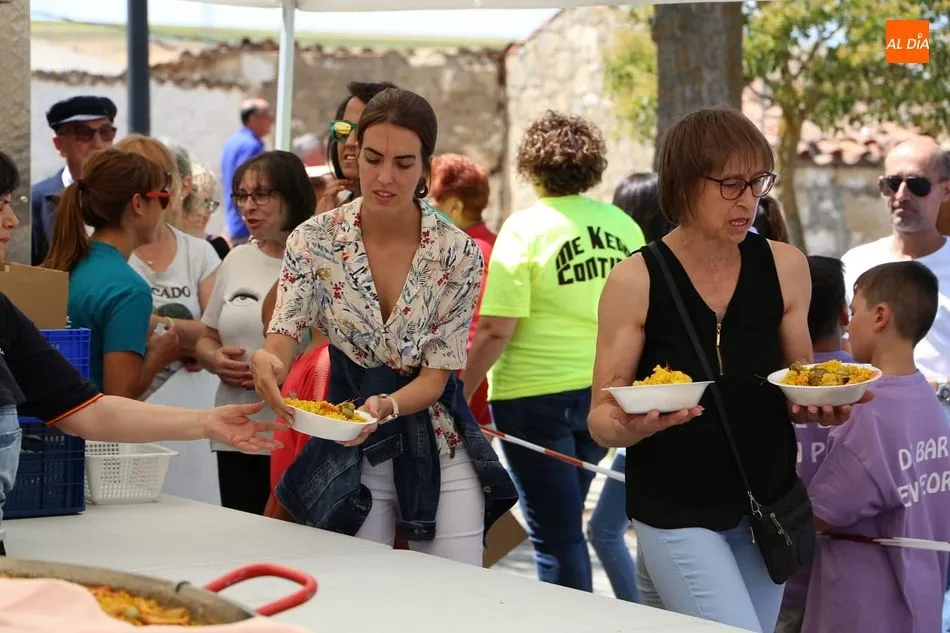 Foto 11 - Una rica paella para encarar la recta final de las fiestas en Roll&aacute;n&nbsp;