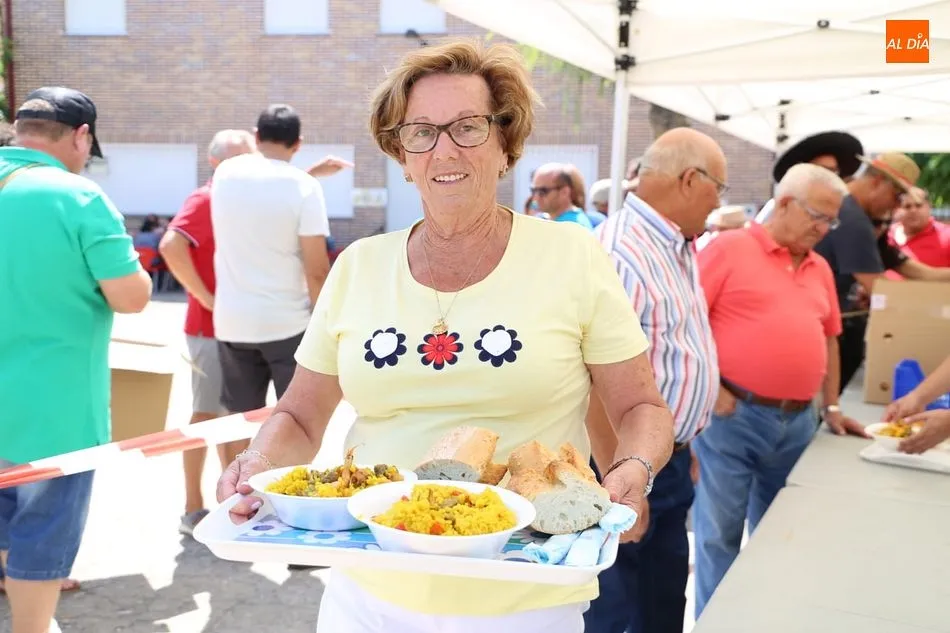 Foto 4 - Una rica paella para encarar la recta final de las fiestas en Roll&aacute;n&nbsp;