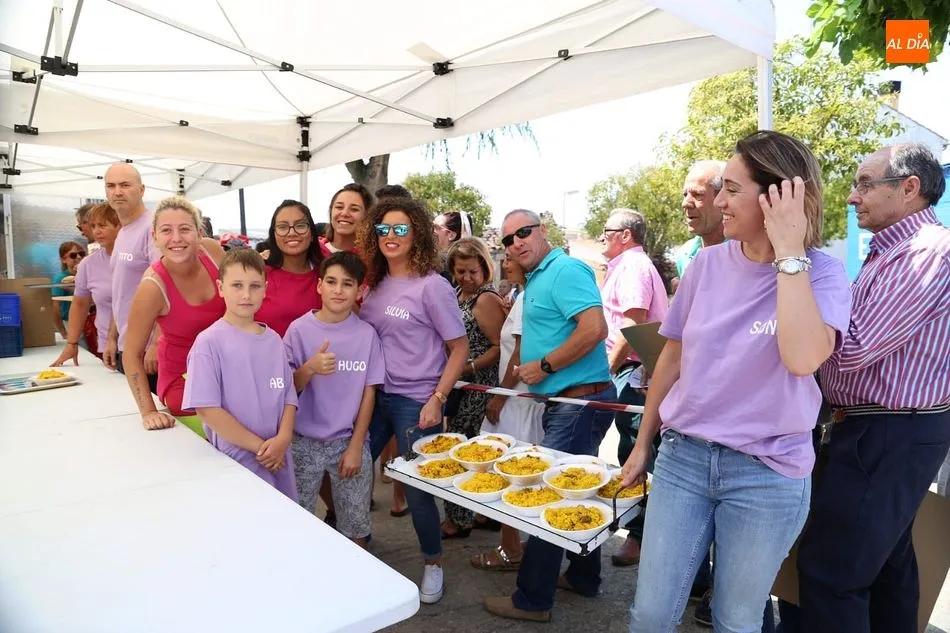 Paella popular en Rollán.