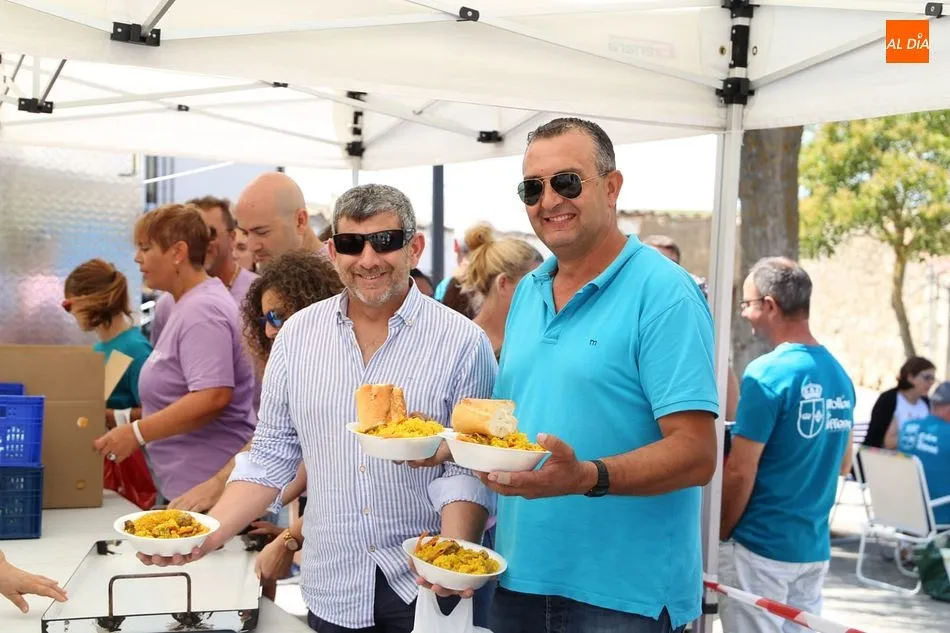 Foto 2 - Una rica paella para encarar la recta final de las fiestas en Roll&aacute;n&nbsp;