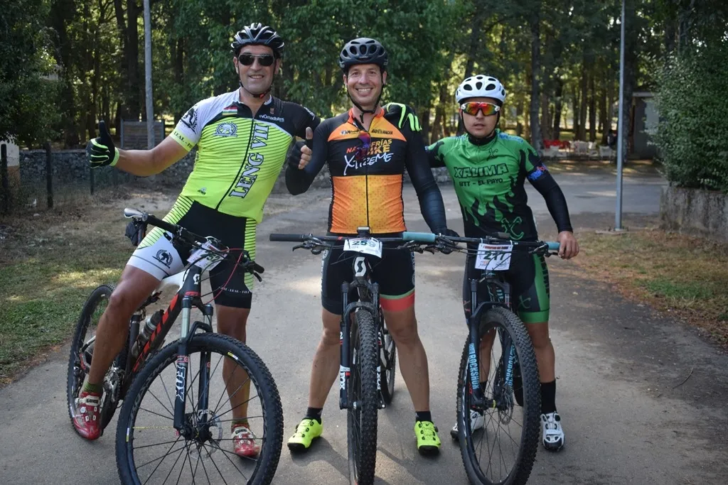 Foto 11 - M&aacute;s de 125 ciclistas participan en el estreno de la Navasfr&iacute;as Bike Extreme  