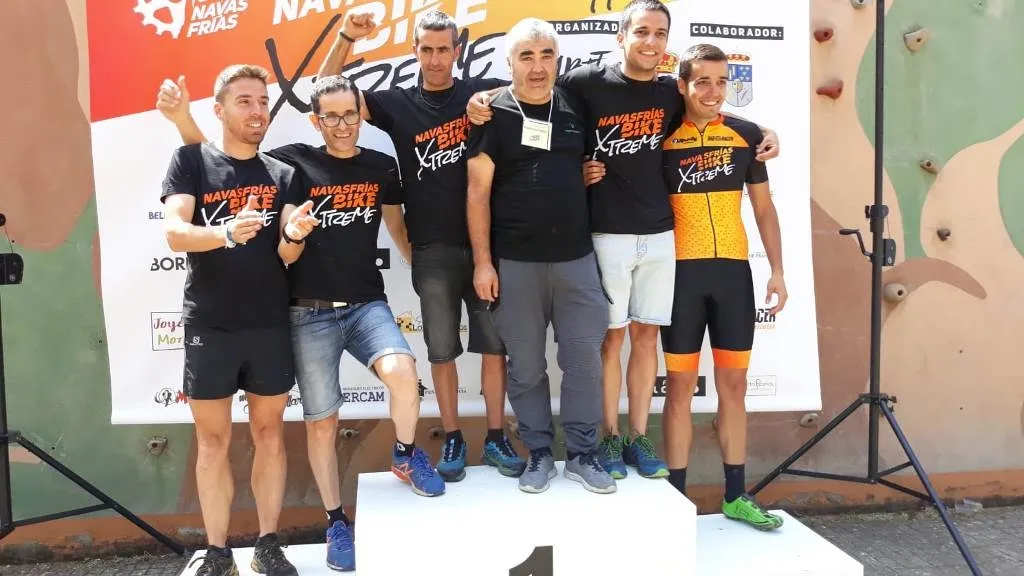 Foto 3 - M&aacute;s de 125 ciclistas participan en el estreno de la Navasfr&iacute;as Bike Extreme  
