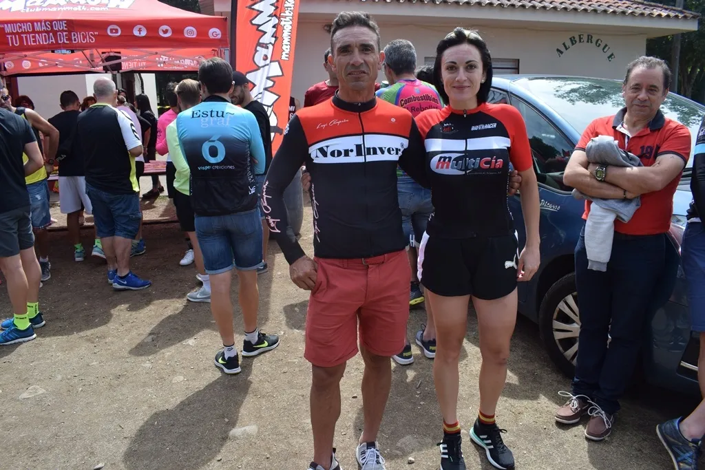 Foto 7 - M&aacute;s de 125 ciclistas participan en el estreno de la Navasfr&iacute;as Bike Extreme  