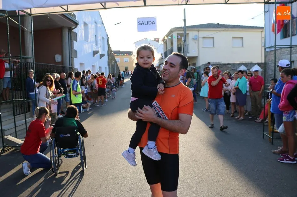 Foto 7 - Ricardo Andrados y Pilar Alvez Moro se imponen en la VIII Carrera Popular Vicente Mart&iacute;n La...