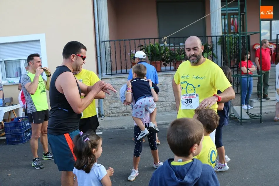 Foto 5 - Ricardo Andrados y Pilar Alvez Moro se imponen en la VIII Carrera Popular Vicente Mart&iacute;n La...