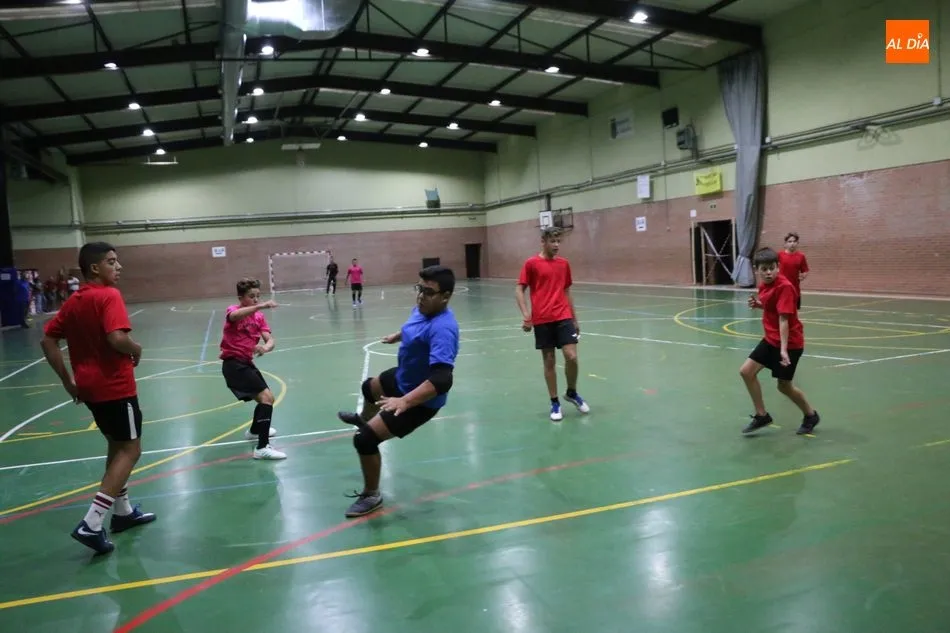 Foto 4 - Bar El Retiro y Aldead&aacute;vila juegan la final absoluta del torneo de f&uacute;tbol sala de Viigudino  