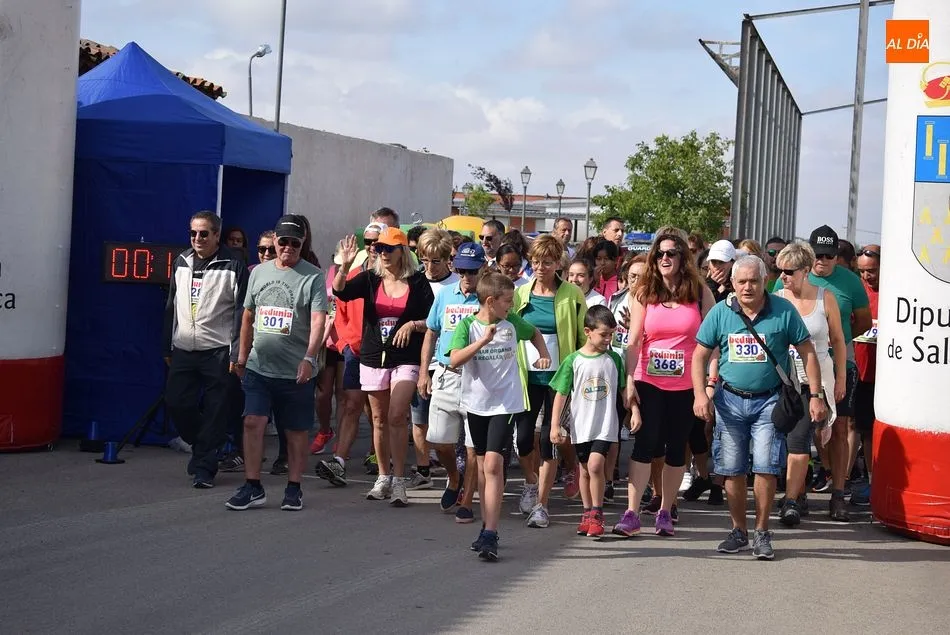 Foto 3 - Ver&oacute;nica S&aacute;nchez y Diego Fern&aacute;ndez se imponen en la I Carrera Popular de San Morales