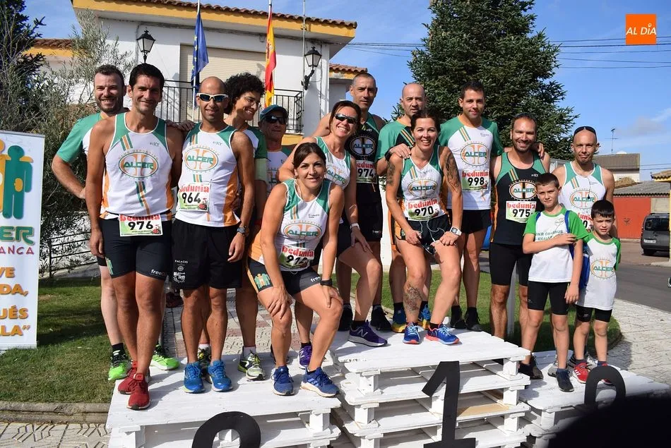 Foto 2 - Ver&oacute;nica S&aacute;nchez y Diego Fern&aacute;ndez se imponen en la I Carrera Popular de San Morales