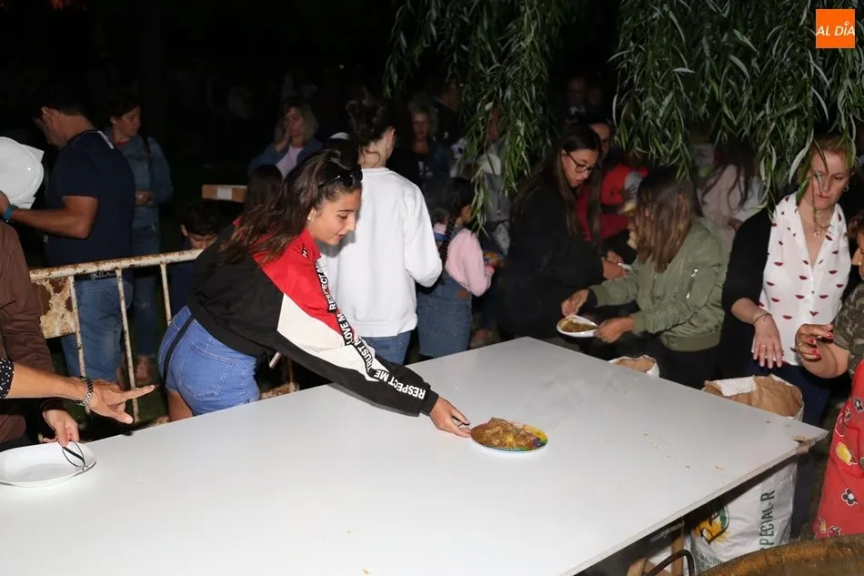 Foto 11 - La carne con patatas pone el broche a las fiestas de Encinas de Abajo