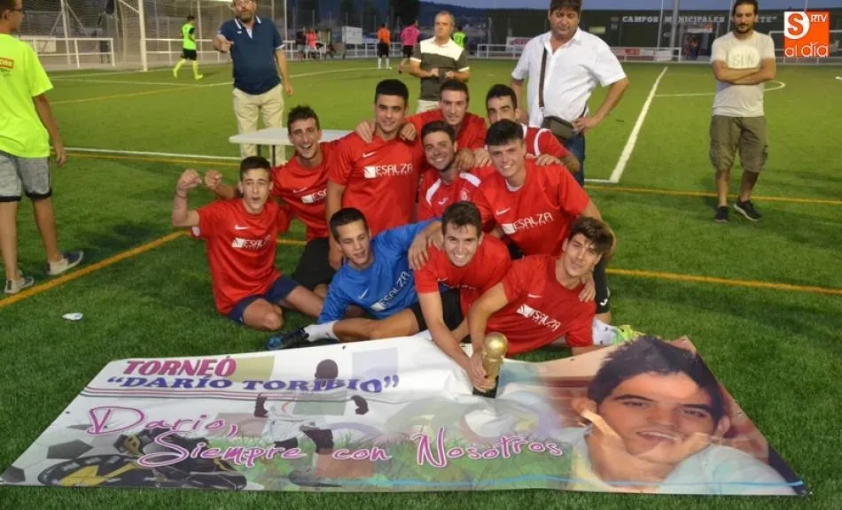 Los todavía vigentes campeones del Torneo, Peluquería Esalza