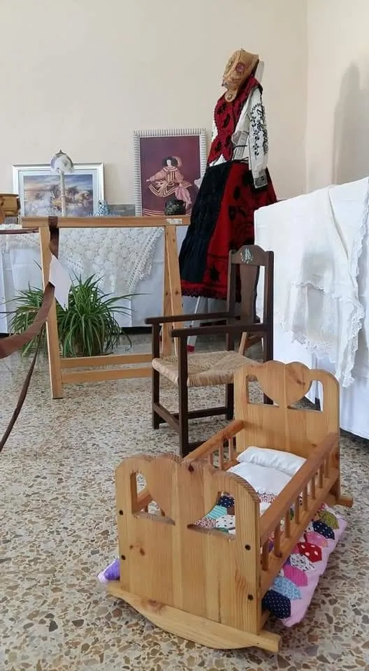 Foto 4 - Mujeres de Mor&iacute;&ntilde;igo exponen sus obras