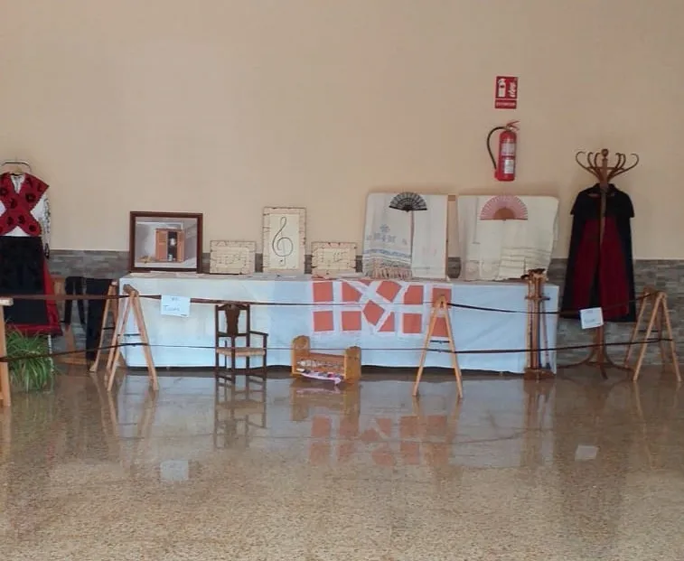 Foto 3 - Mujeres de Mor&iacute;&ntilde;igo exponen sus obras