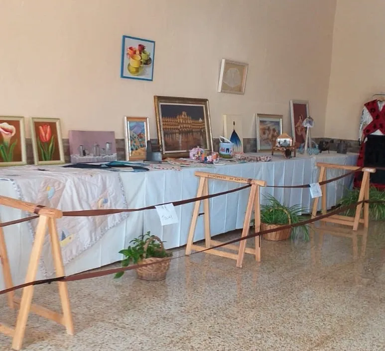 Foto 2 - Mujeres de Mor&iacute;&ntilde;igo exponen sus obras