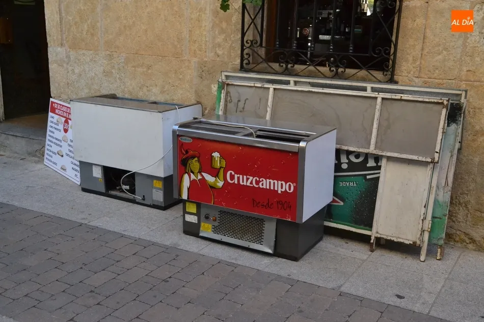 Foto 2 - D&iacute;a de preparativos para el Martes Mayor, que contar&aacute; con 212 puestos en las calles  