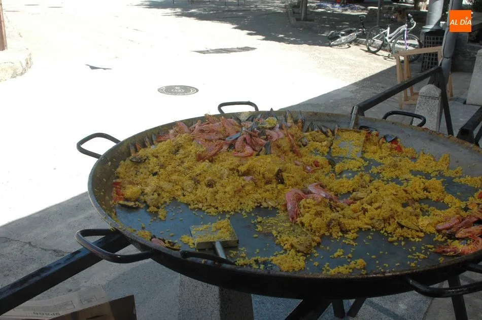 Foto 6 - Las fiestas de Monleras comienzan a coger sabor con una paella para 700 personas  