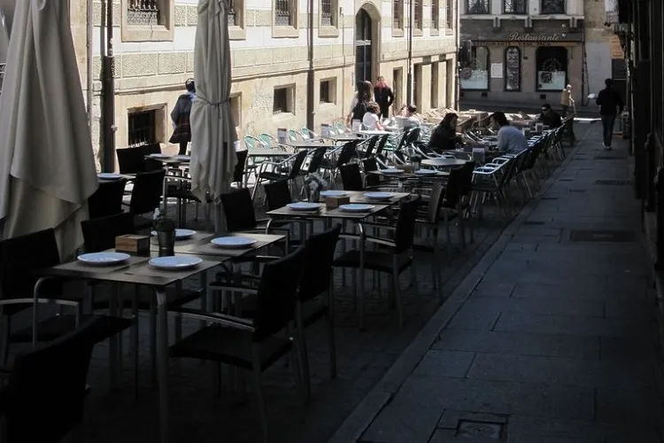 Foto 2 - Las multas por infracciones relacionadas con las terrazas oscilan entre los 750 y los 3.000 euros  
