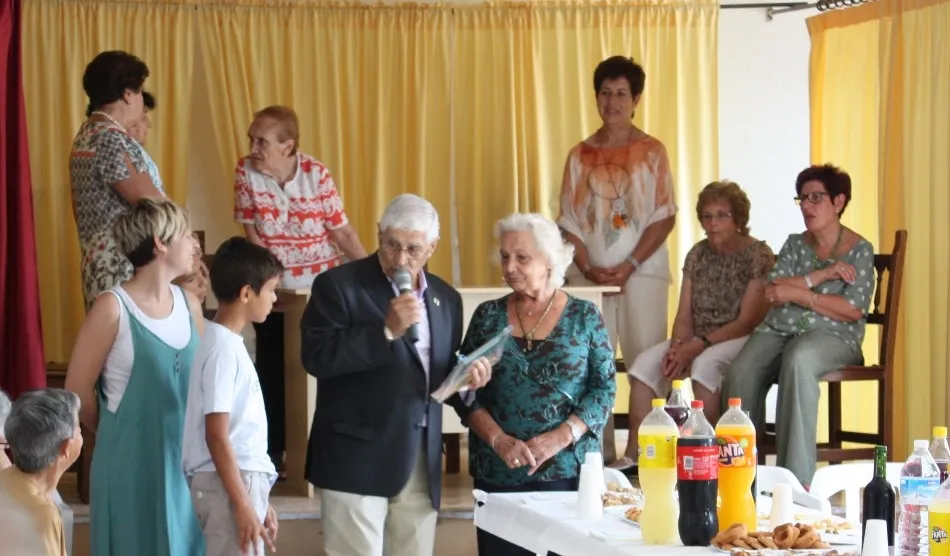 Foto 3 - Los mayores de Mart&iacute;n de Yeltes disfrutan de un d&iacute;a de fiesta  