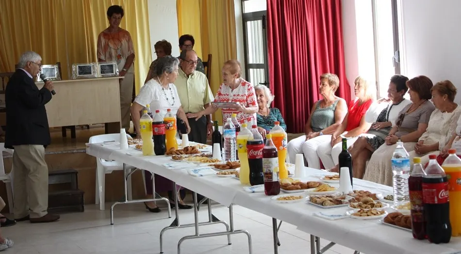 Foto 5 - Los mayores de Mart&iacute;n de Yeltes disfrutan de un d&iacute;a de fiesta  