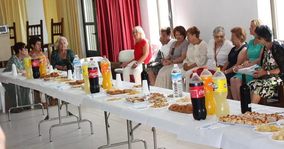 Foto 6 - Los mayores de Mart&iacute;n de Yeltes disfrutan de un d&iacute;a de fiesta  
