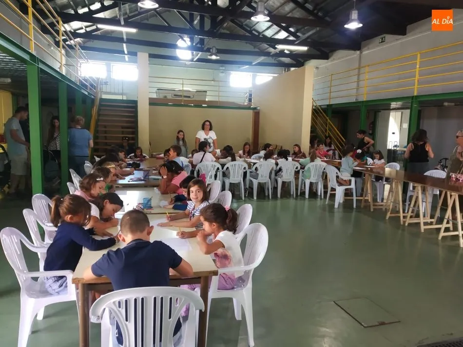 Foto 7 - Buena participaci&oacute;n en el concurso de dibujo infantil organizado por la Biblioteca de Vitigudino  