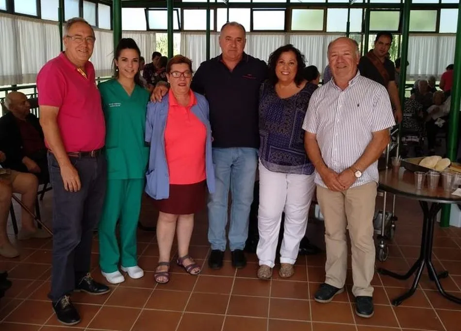 Foto 4 - Arrancan las fiestas en Villarino de los Aires con un &lsquo;dulce&rsquo; homenaje a los mayores de la...