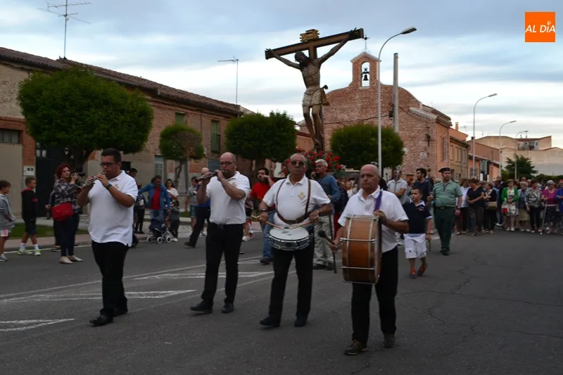 Foto 8 - Fervor y cari&ntilde;o para acompa&ntilde;ar al Santo Cristo del Humilladero en su fiesta anual