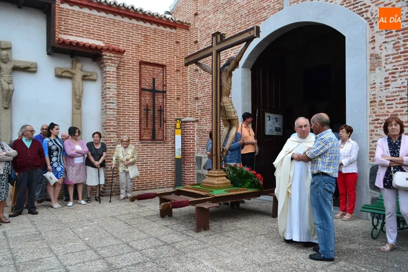 Foto 5 - Fervor y cari&ntilde;o para acompa&ntilde;ar al Santo Cristo del Humilladero en su fiesta anual