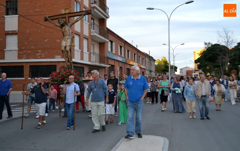 Foto 4 - Fervor y cari&ntilde;o para acompa&ntilde;ar al Santo Cristo del Humilladero en su fiesta anual
