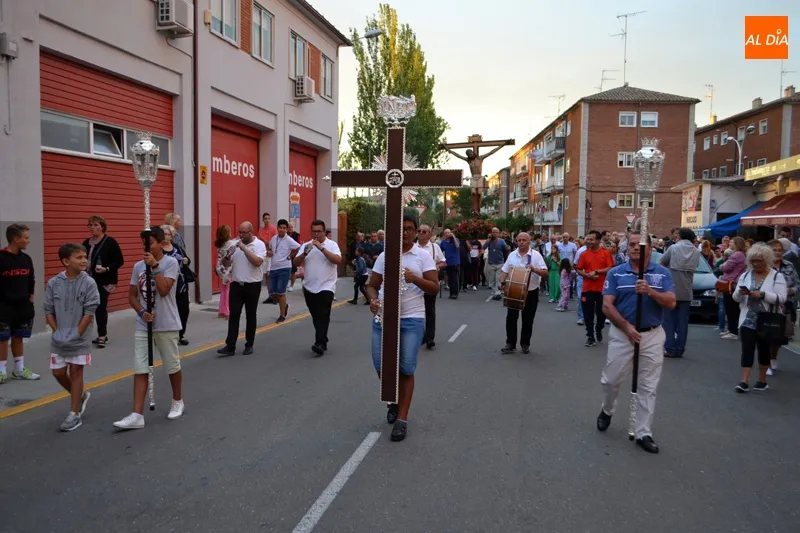 Foto 2 - Fervor y cari&ntilde;o para acompa&ntilde;ar al Santo Cristo del Humilladero en su fiesta anual