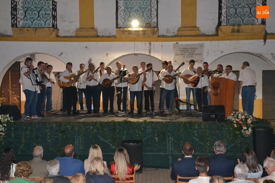 Foto 10 - La v&iacute;spera del Martes Mayor se renueva con una completa velada callejera  