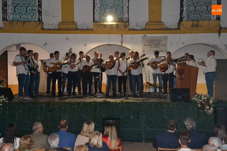Foto 5 - La v&iacute;spera del Martes Mayor se renueva con una completa velada callejera  