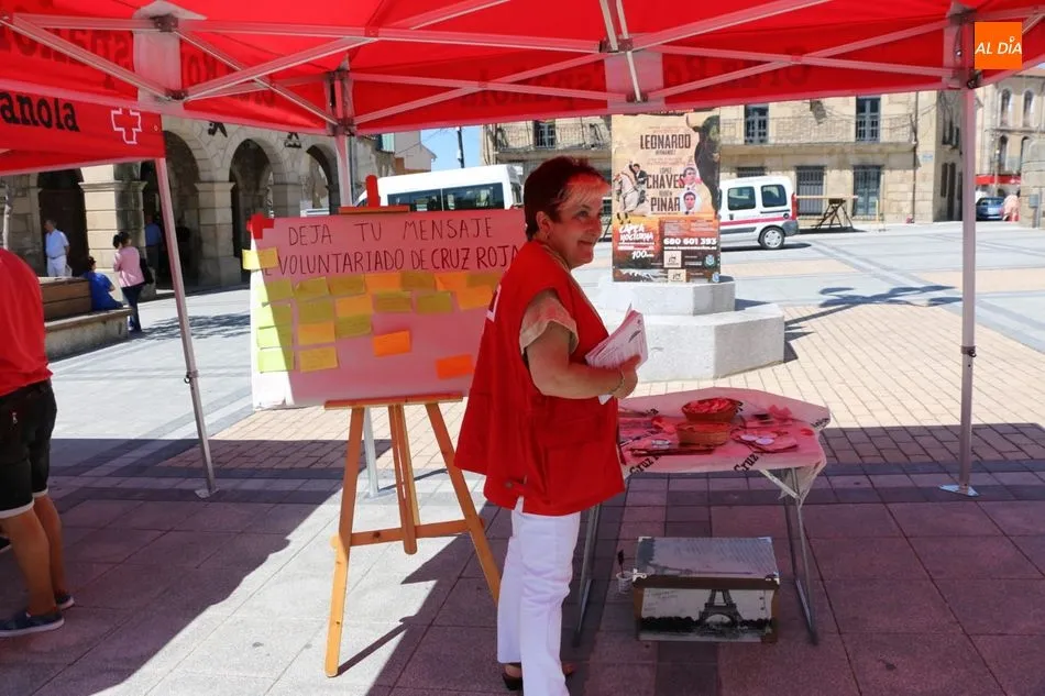 Foto 2 - La Asamblea Comarcal de Cruz Roja en Vitigudino celebra el &lsquo;D&iacute;a de la banderita&rsquo;&nbsp;  