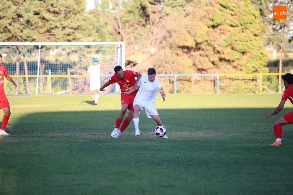 Foto 7 - El Santa Marta se impone al Ribert en un nuevo derbi (1-2)