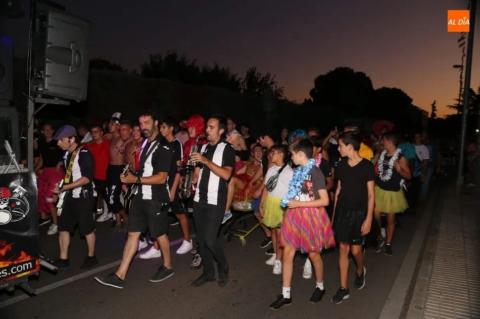 Foto 6 - Carbajosa estalla en fiestas con el tradicional chupinazo