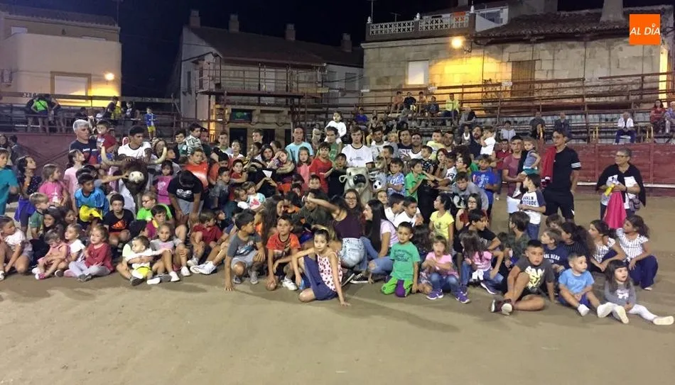 Los niños de Villarino se adelantan en los encierros  