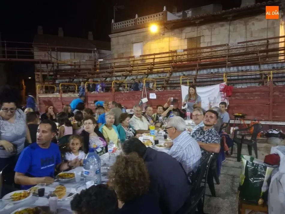 Foto 6 - Los ni&ntilde;os de Villarino se adelantan en los encierros  