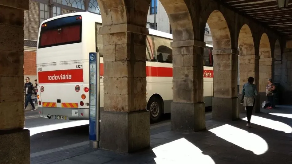 Foto 7 - Ciudadanos por la Defensa del Patrimonio pide restringir el paso de autocares de gran tama&ntilde;o por...
