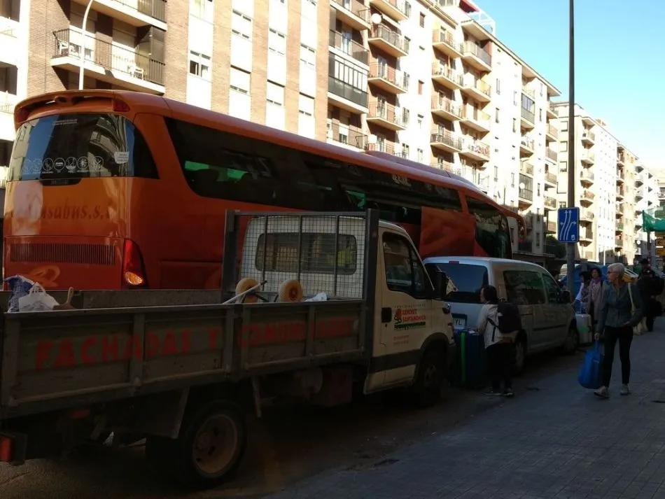 Foto 3 - Ciudadanos por la Defensa del Patrimonio pide restringir el paso de autocares de gran tama&ntilde;o por...