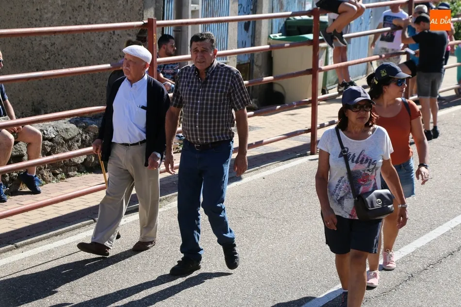 Foto 10 - Bonito encierro de Valdeflores para el primer festejo de San Roque en Villarino  
