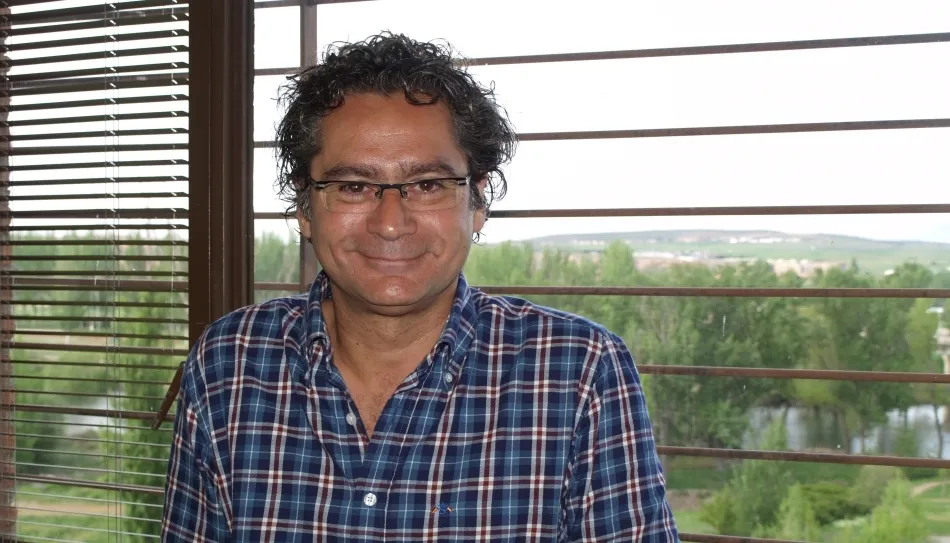 Juan Pedro Bolaños, catedrático de la Universidad de Salamanca y jefe del grupo de Neuroenergética y Metabolismo del IBSAL. Foto Dicyt