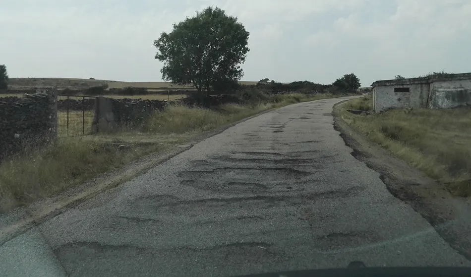 Foto 5 - Vecinos de Barquilla denuncian que la v&iacute;a que les lleva a Serranillo es &ldquo;intransitable&rdquo;  