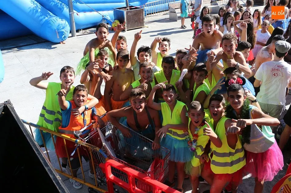Foto 11 - Guijuelo entra en las fiestas con un colorido chupinazo