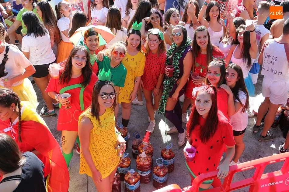 Foto 9 - Guijuelo entra en las fiestas con un colorido chupinazo