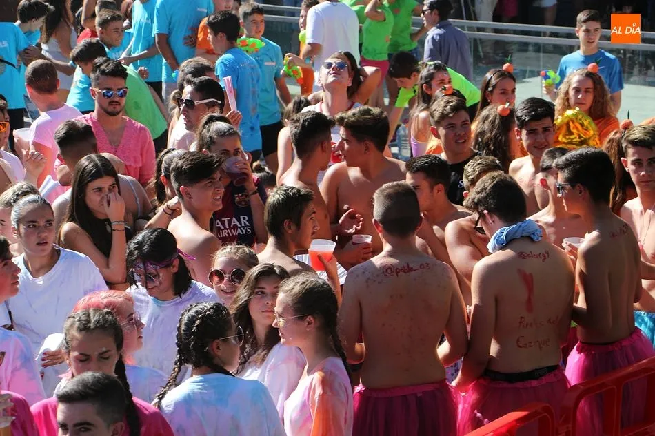 Foto 6 - Guijuelo entra en las fiestas con un colorido chupinazo