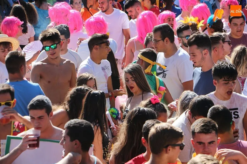 Guijuelo entra en las fiestas con un colorido chupinazo