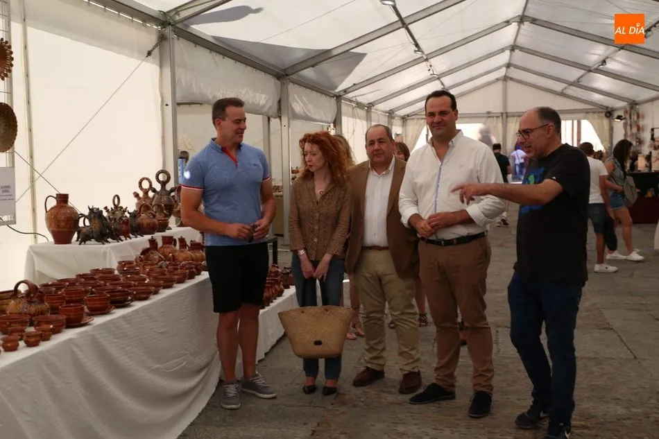 Foto 10 - Inaugurada la XXXI Feria del Barro de Salamanca, un escaparate de lujo para la alfarer&iacute;a popular