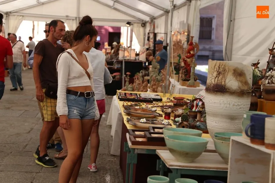Foto 5 - Inaugurada la XXXI Feria del Barro de Salamanca, un escaparate de lujo para la alfarer&iacute;a popular