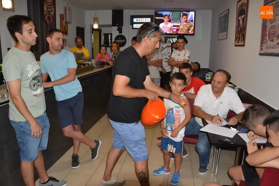 Foto 3 - Sorteados los grupos del VI Torneo 24 Horas Dar&iacute;o Toribio, que este a&ntilde;o re&uacute;ne a 12 equipos  