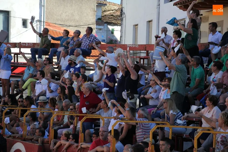 Foto 5 - Triunfo de Jes&uacute;s de la Calzada y Fabio Jim&eacute;nez en Villarino con novillos de Valdeflores  